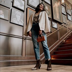 Meet your Posher, Ella